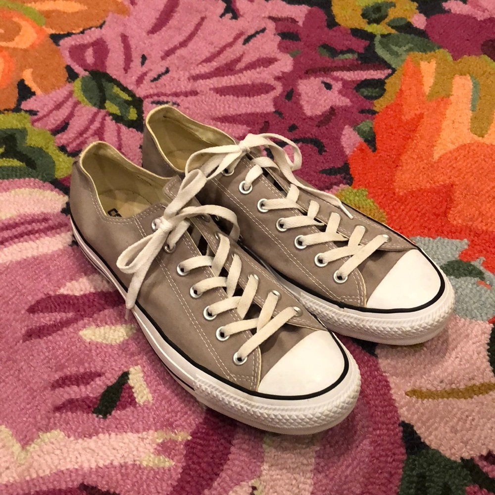 Men’s Converse All Star canvas tennis shoes